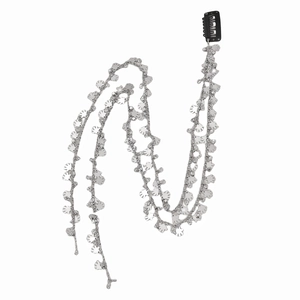 Chaîne de cheveux Y2K argentée avec pendentifs fleurs évidées et strass sur clip BB noir