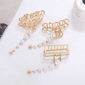 Pince à Cheveux Papillon en Alliage Doré Élégante Avec Pendentif Gland en Künstliche Perle Artificielle Accessoires de Cheveux pour Femmes