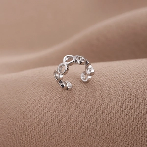 Minimalistischer silberner U-förmiger Ear Cuff mit hohlem geometrischem Ring-Design ohne Piercing