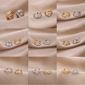 Minimalistisches U-förmiges Ear Cuff Set in Gold und Silber für Ohren ohne Ohrlöcher