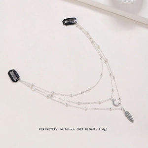 Chaîne de cheveux bohème argentée avec pendentifs lune et plume sur clips BB noirs