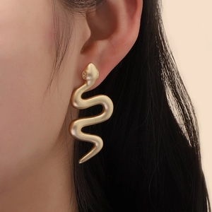Boucles d'Oreilles Clous en Métal Mat en Forme de Serpent Avec Tige en Acier Inoxydable pour Femme Bijoux de Mode Vintage