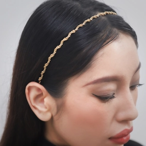 Minimalist gold wavy headband with twisted wire pearls for women bridal hair styling