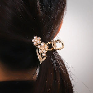 Pince à cheveux fleur dorée élégante avec perles blanches pour coiffure femme