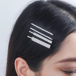 Set di quattro fermagli per capelli con strass scintillanti in argento per acconciature