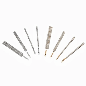 Set di 8 forcine con strass scintillanti in oro e argento dal design minimalista