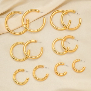 Orecchini Moderni a Cerchio a Forma di C in Metallo Placcati in Oro Lucido a Specchio Orecchini Geometrici Gioielli Minimalisti alla Moda da Donna
