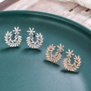 Greek Goddess Olive Branch Leaf Stud Earrings Elegant Copper Inlaid Zirconia Earrings For Women Wedding Party Jewelry