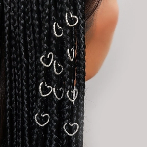 Anneaux de cheveux argentés en forme de cœur texturés pour tresses et coiffures
