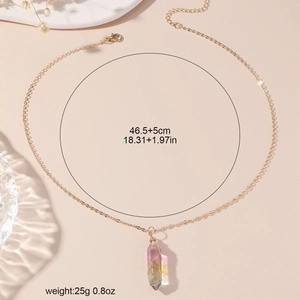 Détail du pendentif en cristal hexagonal avec chaîne de 46,5+5cm et poids du bijou