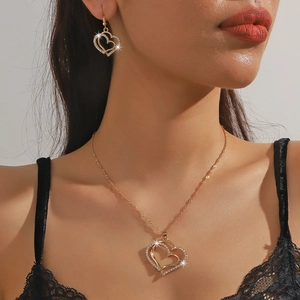 Vintage Alloy Heart Rhinestone Jewelry Set For Women Elegant Double Layer Heart Necklace And Hook Earrings Party Jewelry