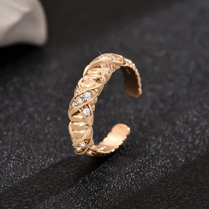 Elegant gold-plated chain weave open ring with sparkling cubic zirconia accents