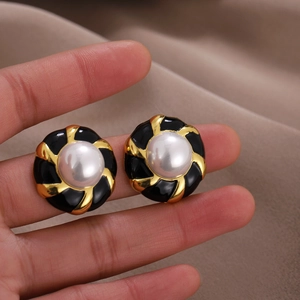 French vintage style round gold earrings with black enamel and large central pearl