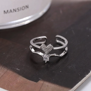 Anello doppio regolabile in argento con cuore pavé e zircone a goccia lucido