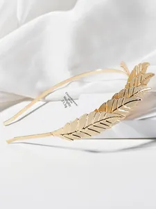 Détail du serre-tête feuille d'olivier dorée avec 38 cm de circonférence et 21,5 g de poids