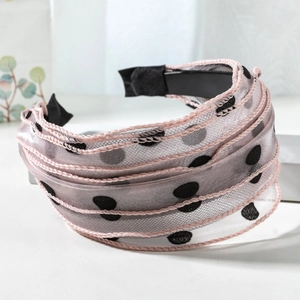 Serre-tête large en tulle rose avec pois noirs et détails plissés élégants