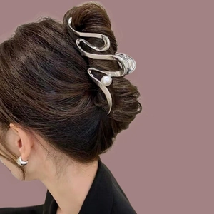 Elegant Wave Metal Hair Claw Clip For Women With Faux Artificial Pearl Alloy Electroplated Gold Silver Large Hair Clip Accessory