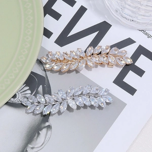 Eleganter Haarclip mit Zirkonia-Blättern in Silber und Gold für Damen und Hochzeiten