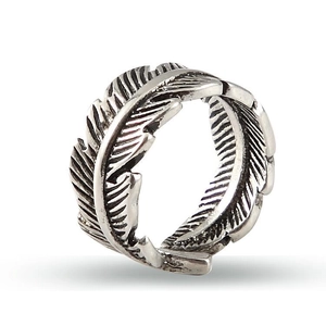 Vintage silver feather ring in titanium steel with adjustable open band design