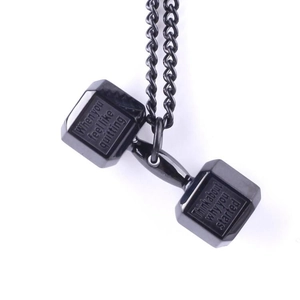 Collier avec pendentif haltère en acier inoxydable noir avec gravures motivationnelles