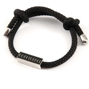 Schwarzes geflochtenes Herrenarmband mit graviertem Confidence-Stab aus Edelstahl