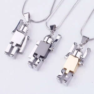 Pendentifs robots en argent, noir et or avec des chaînes serpentines en métal poli