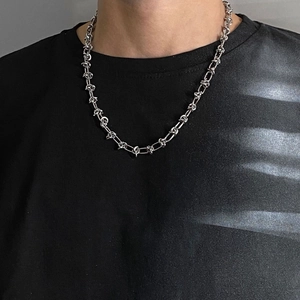 Collana a catena con nodi a spina in stile punk industriale in acciaio inossidabile argento