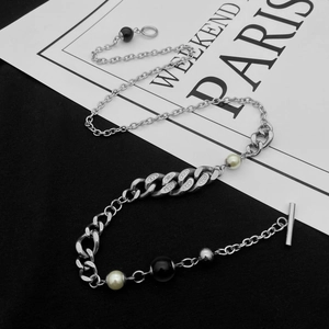 Hip hop titanium steel necklace with pearls and curb chain拼接 in a minimalist toggle design
