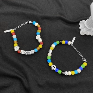 Bracelet en perles colorées hip hop pour couples avec lettres LOVE et breloque smiley