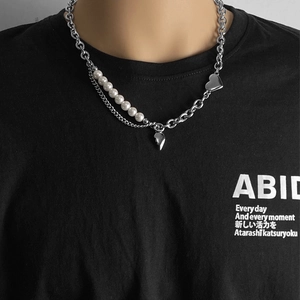 Collier unisexe en acier titane avec perles et pendentifs cœurs sur doubles chaînes