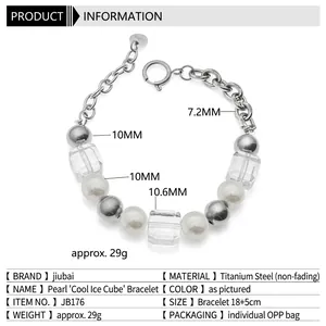Bracelet chaîne en acier titane minimaliste avec cubes transparents et perles blanches