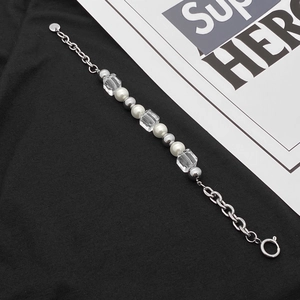 Bracelet chaîne en acier titane avec perles et cristaux carrés transparents pour femme