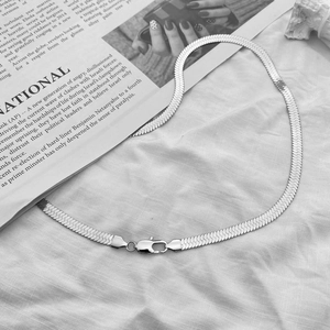 Collier maille serpent en acier inoxydable argent poli avec fermoir mousqueton