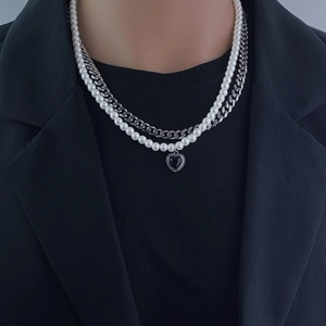 Collana a doppio strato in acciaio al titanio con ciondolo a cuore e perle per uomo e donna