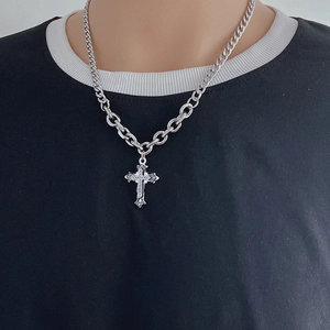 Collier Pendentif Croix Hip Hop en Acier Titane Chaîne Cubaine Épissée Zircone Incrusté Bijoux Streetwear Pour Hommes Femmes