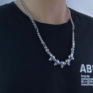 Collier Pendentif Tête de Mort Hip Hop Acier au Titane Yeux Bleus Punk Gothique Bijoux pour Hommes Femmes Unisexe