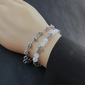 Ensemble de bracelets gothiques en acier titane avec chaîne argentée et perles blanches