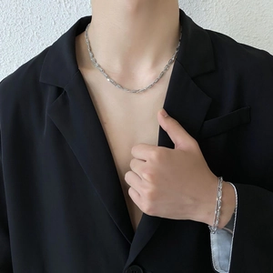 Set minimalista di bracciale e collana a doppio strato in acciaio al titanio argento uomo