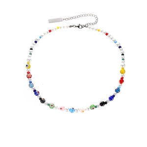 Collana artigianale di perle colorate con perle bianche e perline di vetro mosaico vintage