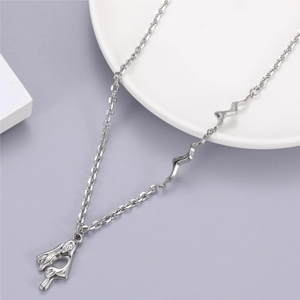 Collier À Pendentif Irrégulier En Métal Liquide En Acier Inoxydable Style Hip Hop Bijoux Unisexes Argentés Pour Usage Quotidien