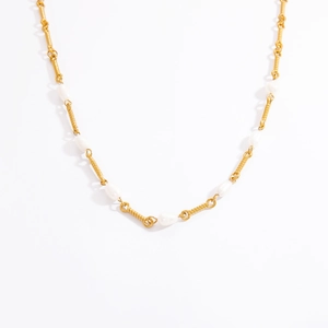 Elegant 18K gold plated stainless steel necklace with natural freshwater pearls