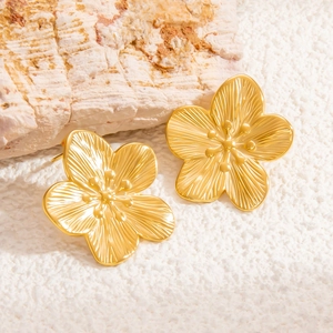 Élégantes boucles d'oreilles fleurs en acier inoxydable plaqué or 18 carats sur tissu
