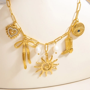 Collana in acciaio inossidabile placcato oro 18K con ciondoli a sole e fiocco