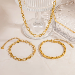 Elegante set di collane e bracciali in acciaio inossidabile placcato oro 18 carati
