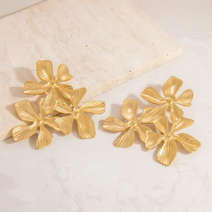 18K gold-plated stainless steel floral stud earrings with textured layered flower petals