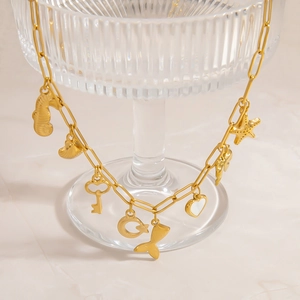 Collana a catena in acciaio inossidabile dorato con ciondoli marini e stelle marine