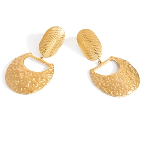 18K gold plated two-tone earrings with vertical texture and hammered metal plates