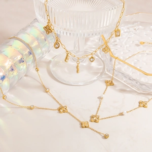 Elegante 18K vergulde roestvrijstalen parelketting met kristallen hangers voor dames