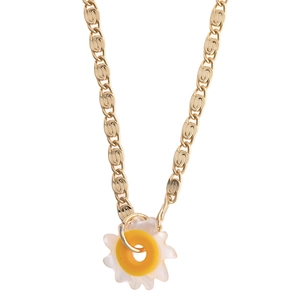 Golden flat link necklace featuring a minimalist white and yellow sunflower pendant on white