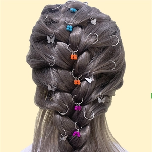 Anneaux pour Dreadlocks Papillon Accessoires de Tressage en Métal Pendentifs Géométriques Bijoux de Cheveux Avec Perles Colorées pour Femmes